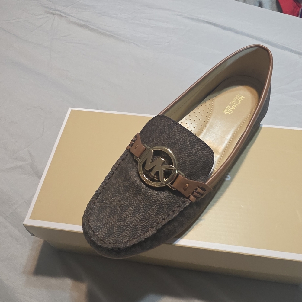 Michael Kors flats